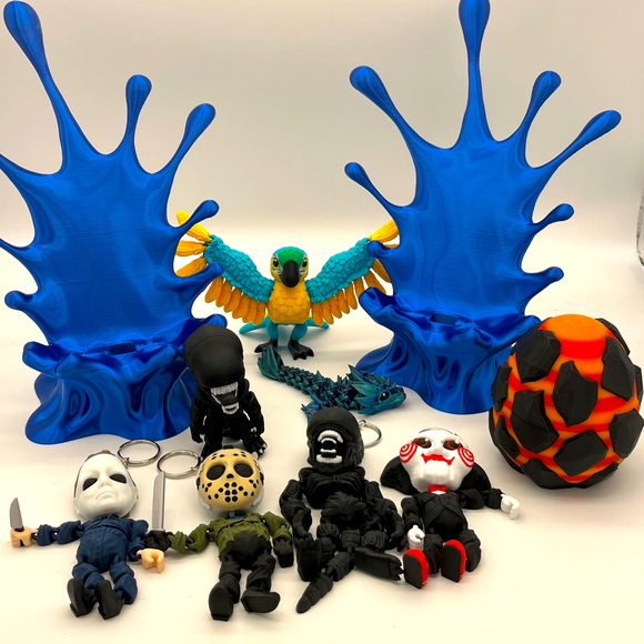 @coolgiftsss Fidget set w/2 phone holders, egg, 4 keychains, mini Xenomorph bird - Picture 1 of 1